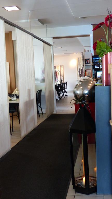 Haus Der Gastlichkeit Hotel Ratingen Buitenkant foto