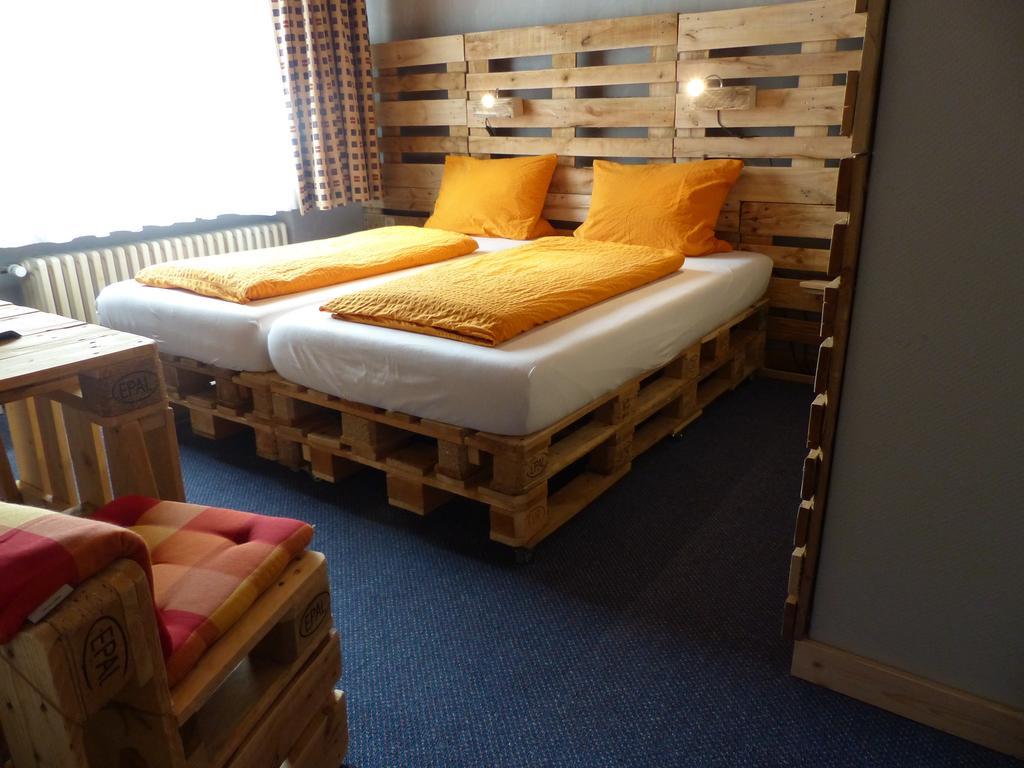 Haus Der Gastlichkeit Hotel Ratingen Buitenkant foto