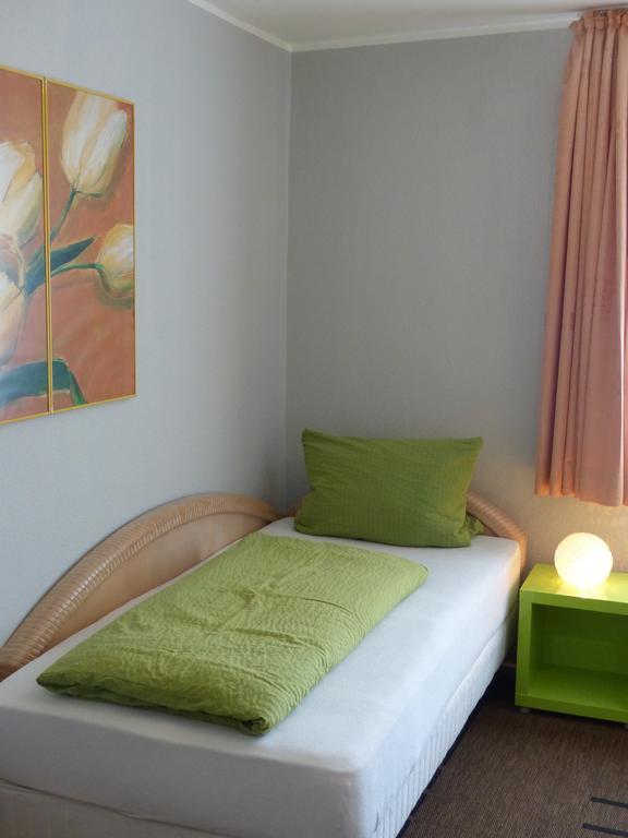 Haus Der Gastlichkeit Hotel Ratingen Buitenkant foto